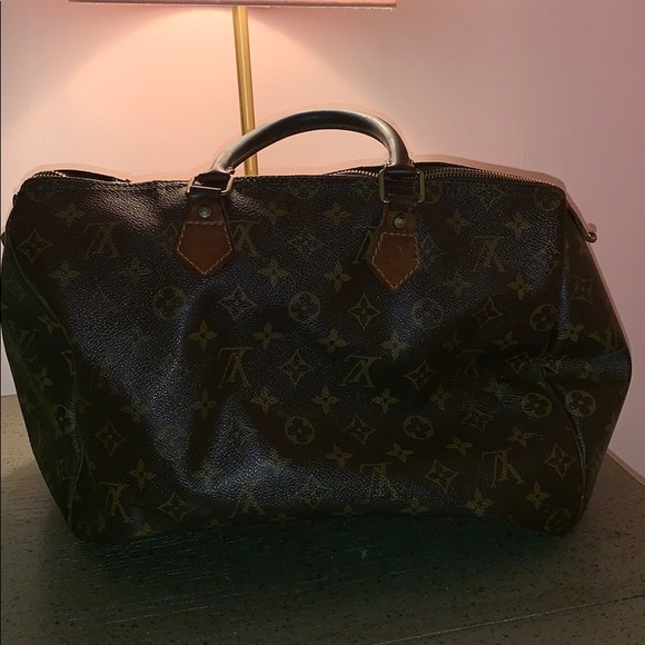 Louis Vuitton - Picture 1 of 4